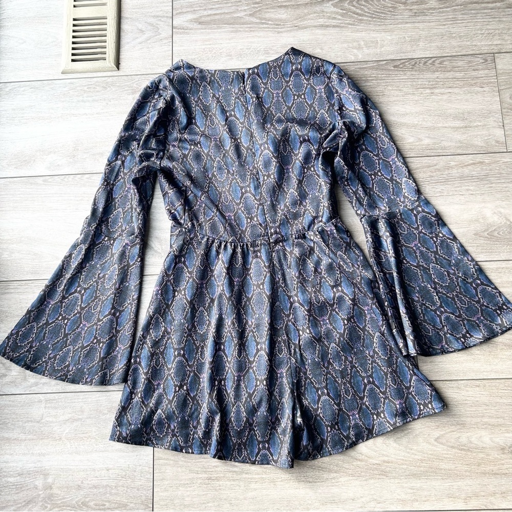 Guess by Marciano Python print romper - Picture 12 of 16